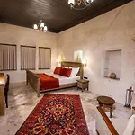 Hotel Sinasos Evleri *