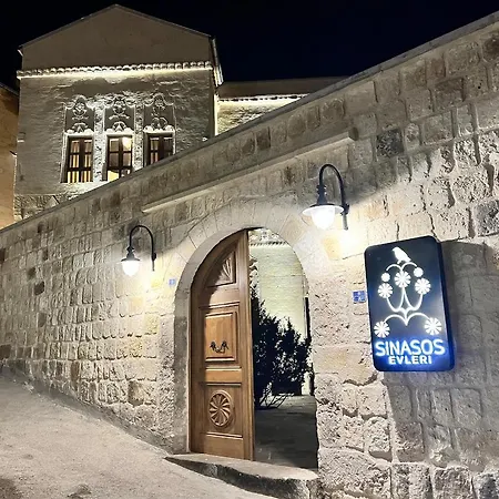 Hotel Sinasos Evleri *